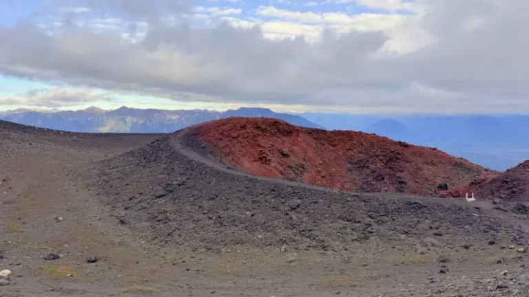 Volcán Osorno y Cráter Rojo en el sur de Chile